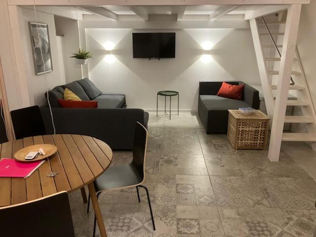Beautifully Renovated Loft In Trastevere Rzym Zewnętrze zdjęcie